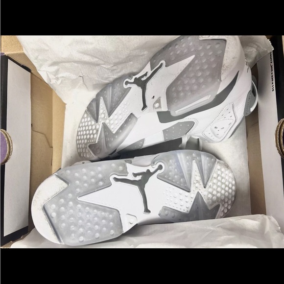 Men's Gray and White Sneakers - Picture 4 of 4